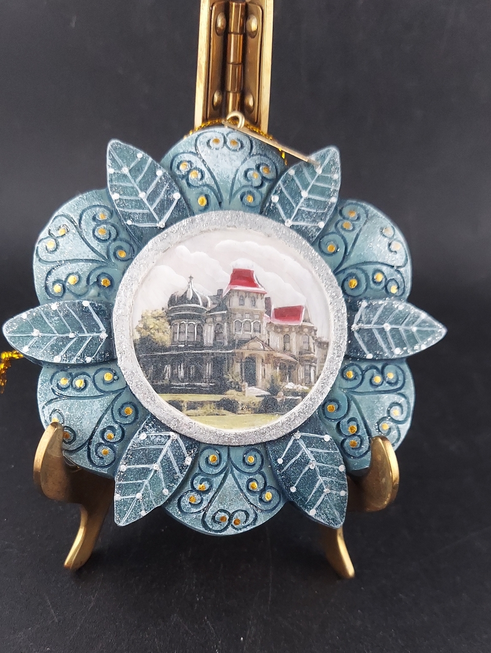G DEBREKHT, HANDPAINTED CHRISTMAS ORNAMENT